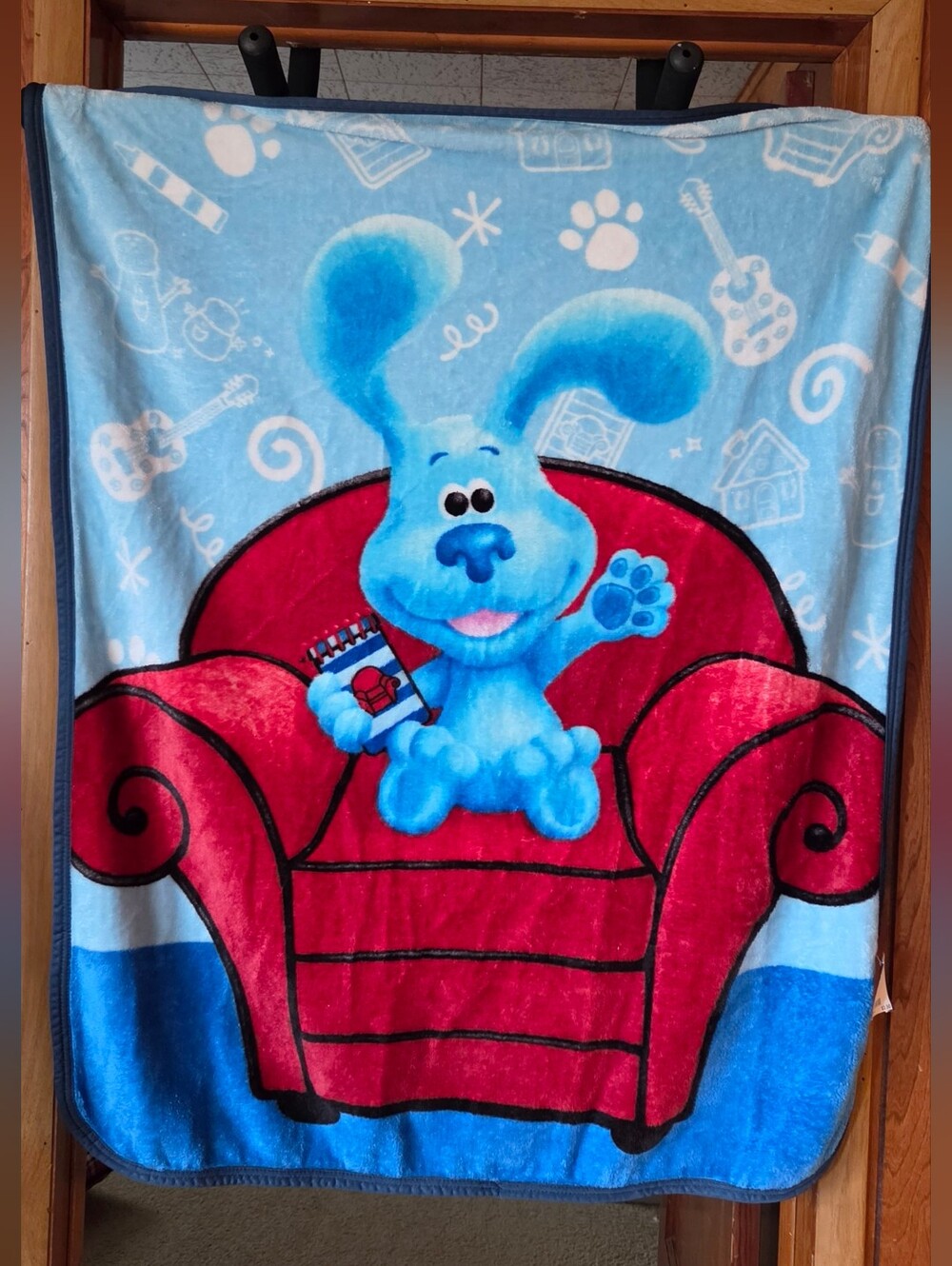 Blue's Clues Puppy Kids Fleece Blanket with Red Chair Design